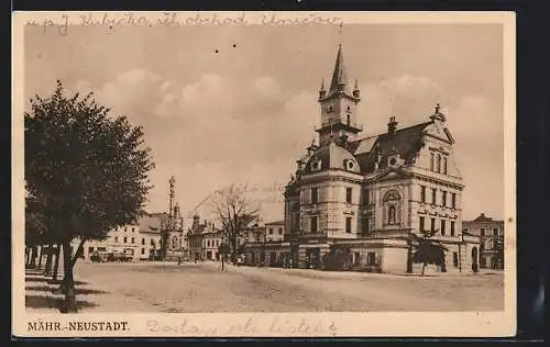 AK Mähr.-Neustadt, Strassenpartie an der Kirche