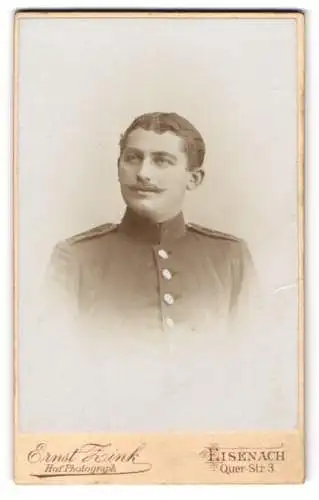 Fotografie Ernst Zink, Eisenach, Quer.Str. 3, Soldat in Uniform mit gewelltem Haar u. Oberlippenbart