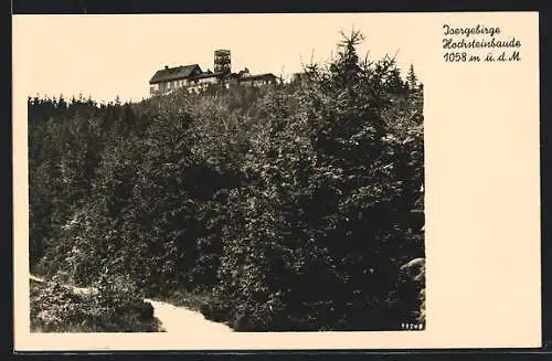 AK Hochsteinbaude, Blick vom Waldrand auf die Baude im Isergebirge