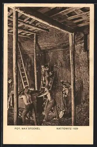 AK Kattowitz, Bergmänner beim Hochbrechen in einer Kohlengrube 1929