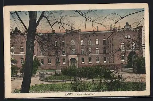 AK Mörs, Lehrer Seminar mit Denkmal