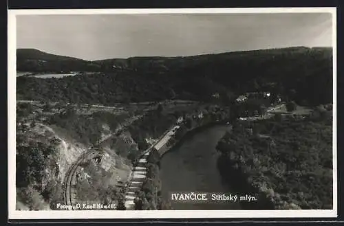 AK Ivancice, Ortspartie mit Fluss aus der Vogelschau