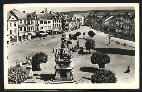 AK Wischau, Masarykplatz mit Denkmal