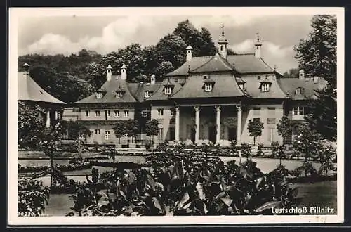 AK Dresden-Pillnitz, Blick auf das Lustschloss