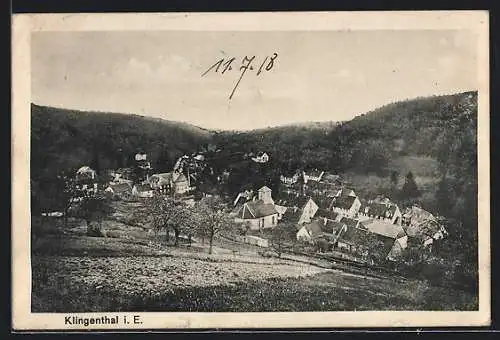 AK Klingenthal i. E., Ortsansicht von einem Berg aus