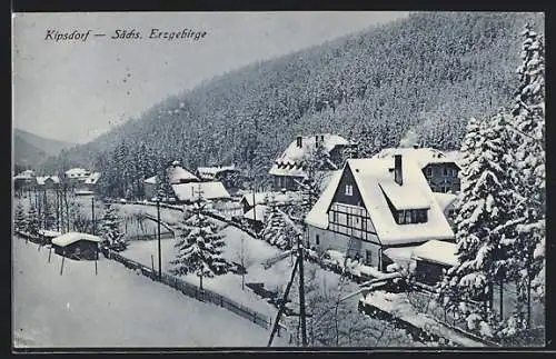 AK Kipsdorf /Sächs. Erzgebirge, verschneite Ortschaft aus der Vogelschau