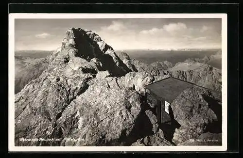 AK Berghütte auf dem Watzmann-Hocheck mit Mittelspitze