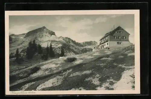 AK Kreuzeckhaus, Berghütte mit Alp- und Zugspitze