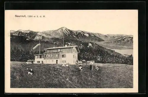 AK Neureuth-Haus, Familie vor der Hütte