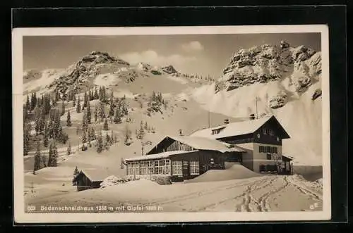 AK Bodenschneidhaus, Berghütte mit Gipfel im Winter