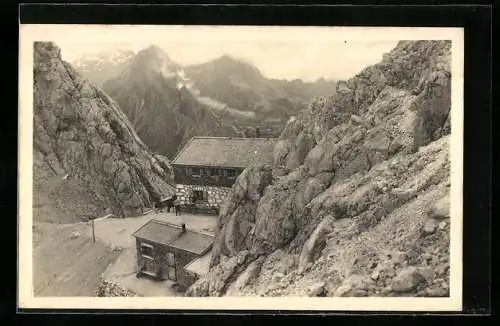 AK Meiler-Hütte, Berghütte am Dreitorspitzgatterl aus der Vogelschau