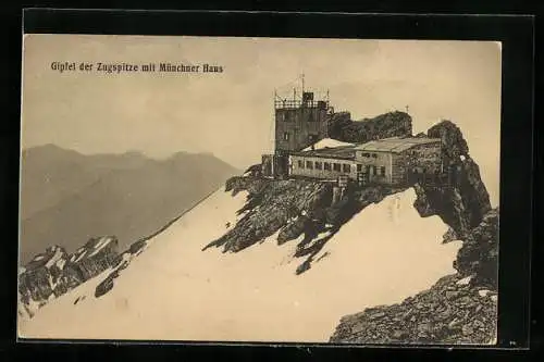 AK Münchner Haus, Berghütte mit Gipfel der Zugspitze