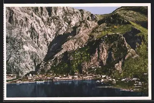 AK Kotor, Ortsansicht vom Wasser aus