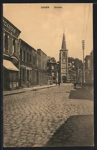 AK Denain, Strassenpartie mit Turm