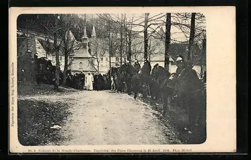 AK La Grande-Chartreuse, Expulsion des Peres Chartreux le 29 avril 1903