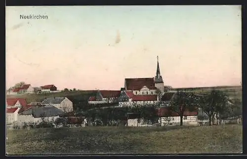 AK Neukirchen / Reinsberg, Ortsansicht mit Kirche