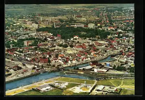 AK Husum /Nordsee, Blick auf den Ort und Hafen