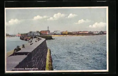 AK Warnemünde /Ostsee, Panorama mit Kaimauer
