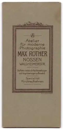 Fotografie Max Rother, Nossen, Waldheimerstr. 29, Herr mit Schnurrbart in lässiger Pose