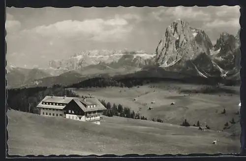 AK Hotel Mezdi, Berghütte im Grödnerthal gegen Langkofel, Seiser Alpe