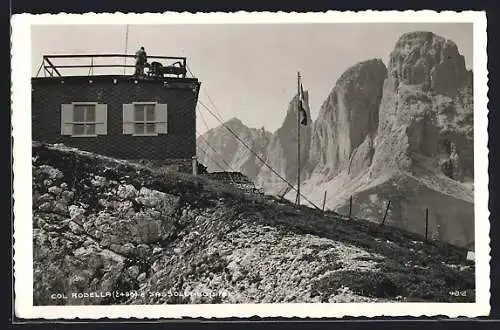 AK Refugio Rodella, Partie an der Berghütte