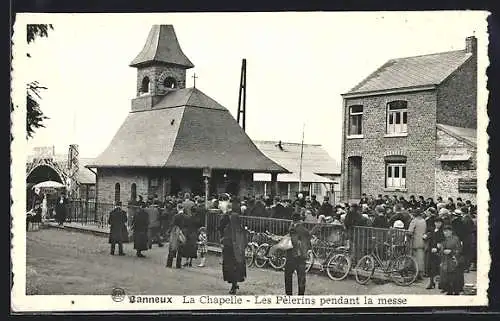 AK Banneux, La Chapelle, Les Pelerins pendant la messe