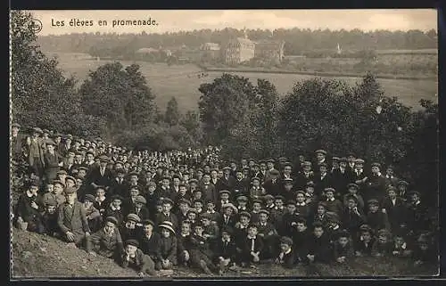 AK Ferrières, Etablisssement de Saint-Roch, Les eleves en promenade