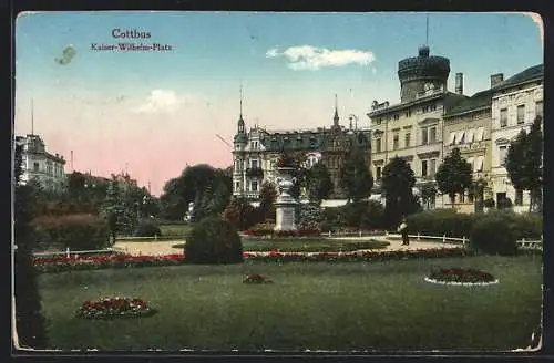 AK Cottbus, Kaiser-Wilhelm-Platz mit Denkmal