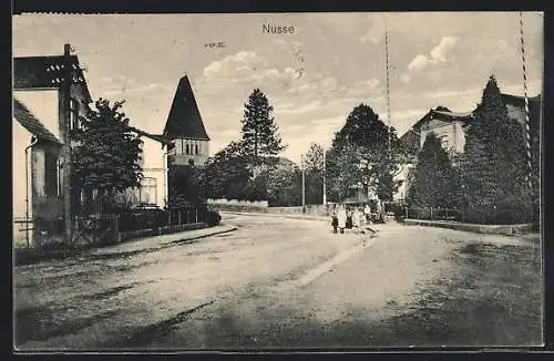 AK Nusse, Strassenpartie mit Kindern