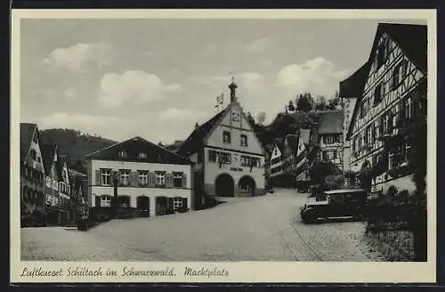 AK Schiltach im Schwarzwald, Marktplatz mit Brunnen