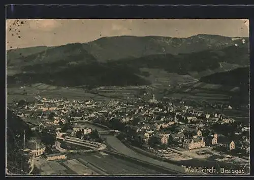 AK Waldkirch / Breisgau, Gesamtansicht aus der Vogelschau
