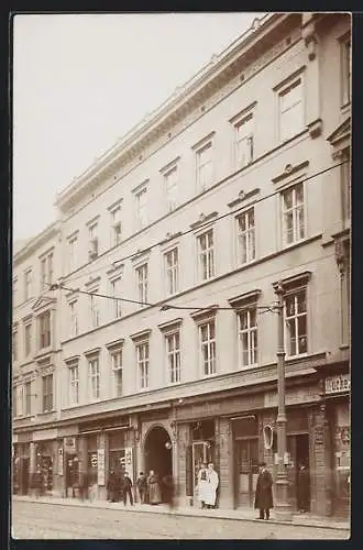 Foto-AK Wien, Friseur A. Waclavek und weitere Geschäfte, Siebensterngasse 54