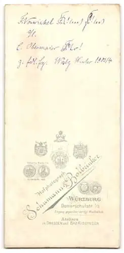 Fotografie Schumann u. Bolbrinker, Würzburg, Domerschulstr. 1 /3, Soldat in Uniform mit Krätzchen u. Säbel