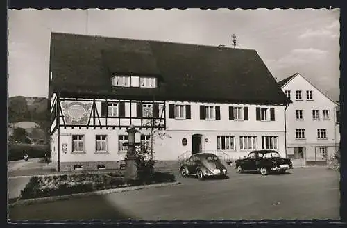 AK Hausach /Schwarzwaldbahn, Gasthaus zur Eiche H. Breithaupt, VW-Käfer