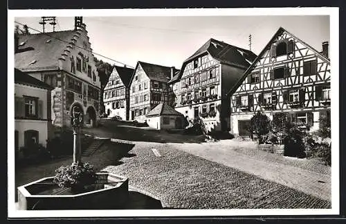 AK Schiltach /Schwarzw., Marktplatz mit Brunnen