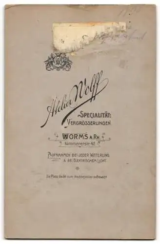 Fotografie Atelier Wolff, Worms a. Rh., Soldat in Uniform, im Passepartout, Soldatenleben, Porträt Kaiser Wilhelm II.
