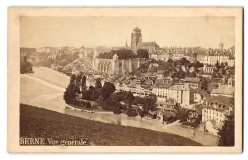 Fotografie M. Vollenweider, Bern, Ansicht Bern, Blick auf die Stadt mit Münster