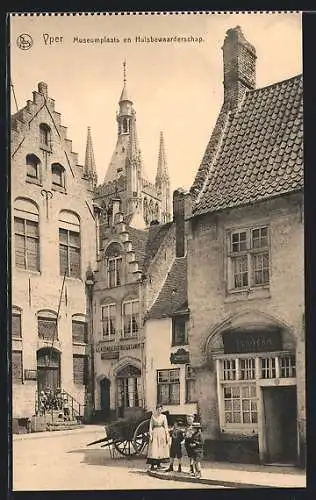 AK Ypres, Place du Musée et Conciergerie
