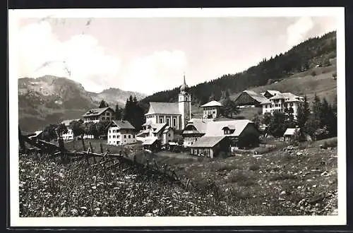 AK Sörenberg, Ortspartie mit Kirche und Schrattenfluh