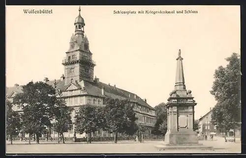 AK Wolfenbüttel, Schlossplatz mit Kriegerdenkmal und Schloss