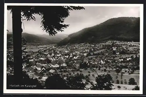 AK Haslach im Kinzigtal, Teilansicht mit Bergen