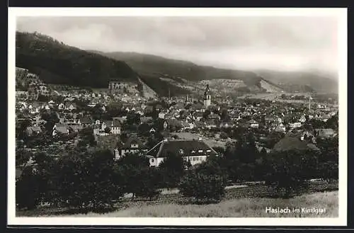 AK Haslach im Kinzigtal, Teilansicht mit Bergen