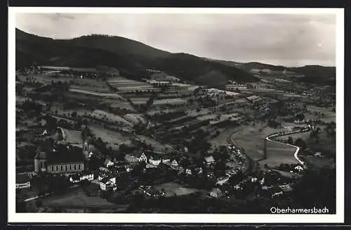 AK Oberharmersbach /Badischer Schwarzwald, Teilansicht mit Kirche