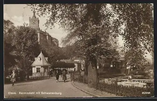 AK Cleve, Strasse am Kermisdahl mit Schwanenburg