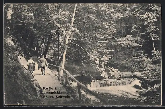 AK Edmundsklamm /Böhm. Schweiz, Wasserfall mit Wanderweg