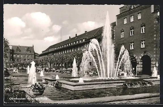 AK Oberhausen / Rhld., Friedens-Platz mit Fontäne