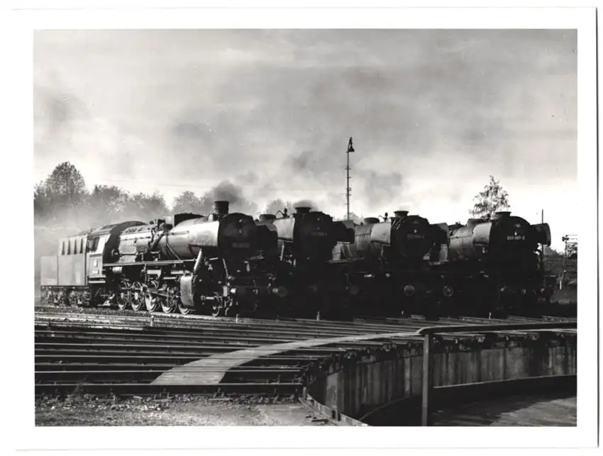 Fotografie Deutsche Bahn, Dampflok Nr. 051 415-8 / 023 039-1 / 023 040-9 / 023 067-2, Tender-Lokomotive, Eisenbahn