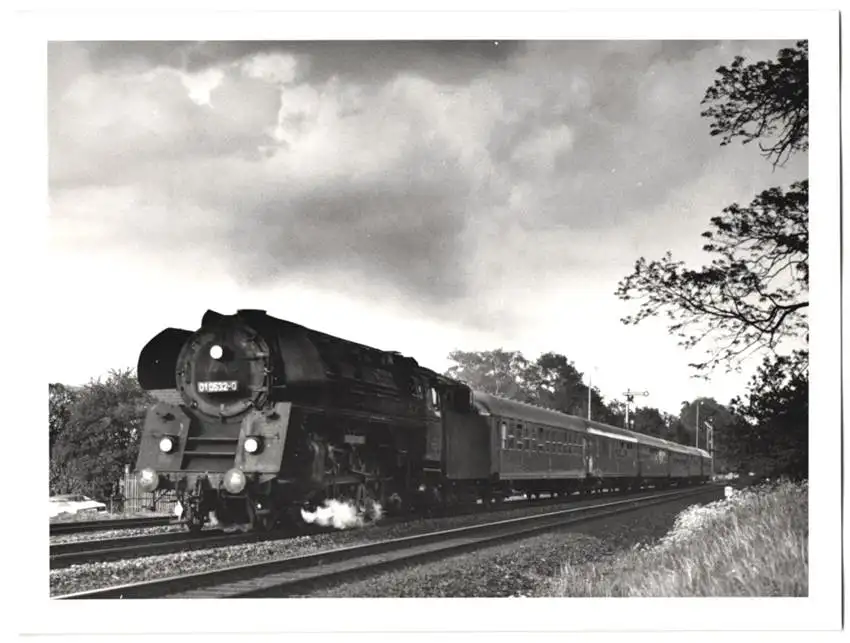 Fotografie Deutsche Bahn, Personenzug mit Dampflok Nr. 010532-0, Tender-Lokomotive, Eisenbahn