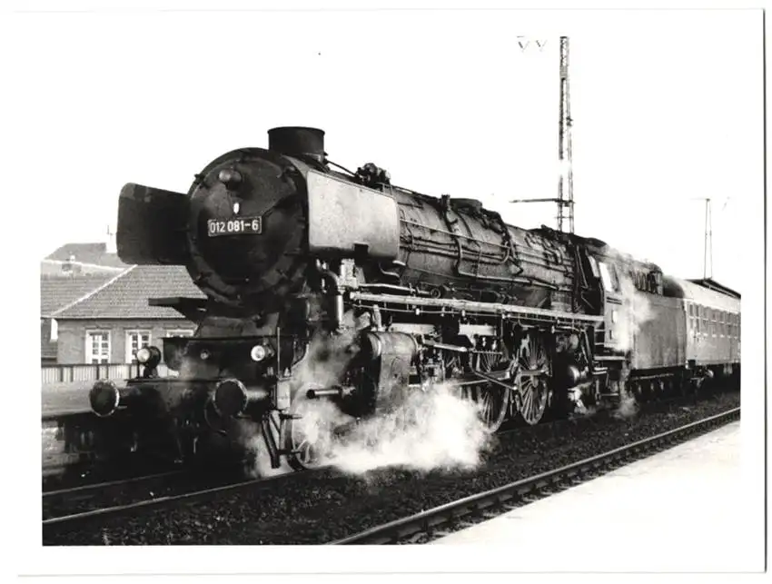 Fotografie Deutsche Bahn, Personenzug mit Dampflok Nr. 012 081-6, Tender-Lokomotive, Eisenbahn