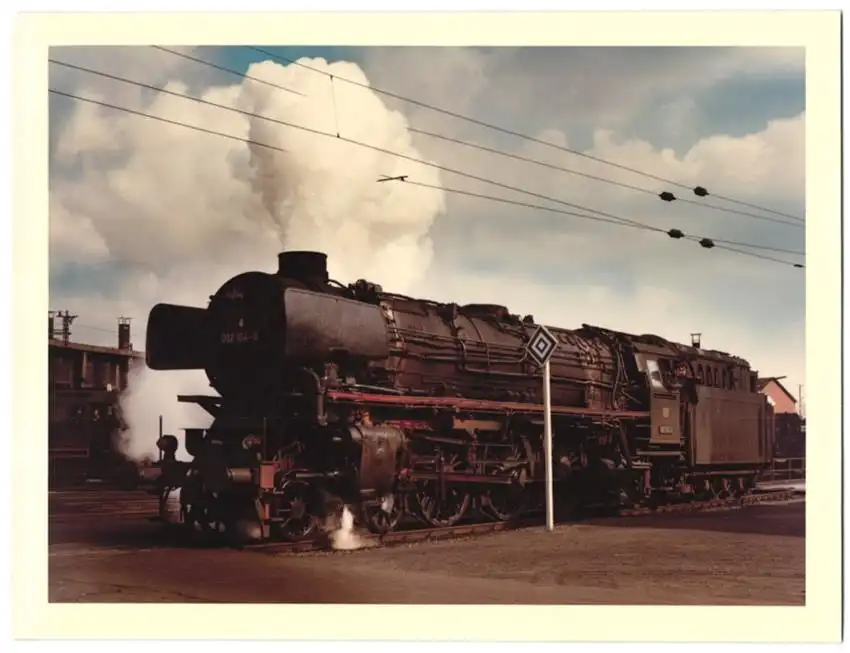 Fotografie Deutsche Bahn, Dampflok Nr. 012 104-6 mit Lokführern, Tender-Lokomotive, Eisenbahn, koloriert